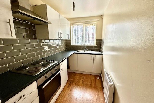 Thumbnail Flat to rent in Highgate Court, Goldthorpe, Rotherham