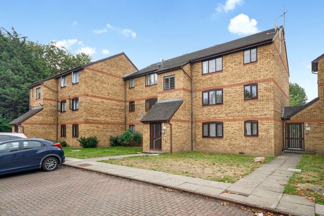Flat 55, Britten Court Abbey Lane, London photo 4