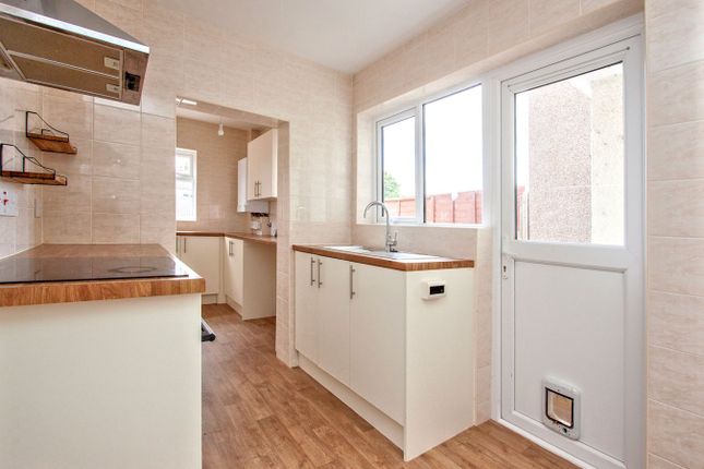 31, Windrush Court, Thornbury photo 3