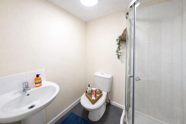 Room 5, 44, Bathurst Walk, Iver photo 5