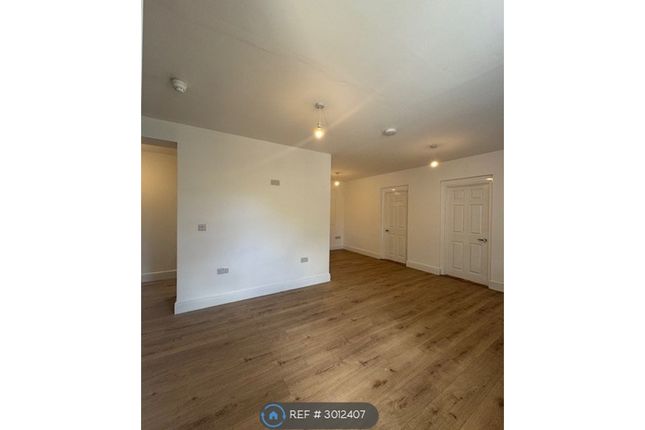 A Wellfield Road, A Wellfield Road, Hatfield photo 5