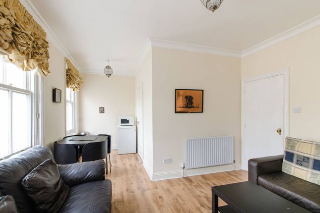 Flat to rent in Philbeach Gardens, Earls Court, London