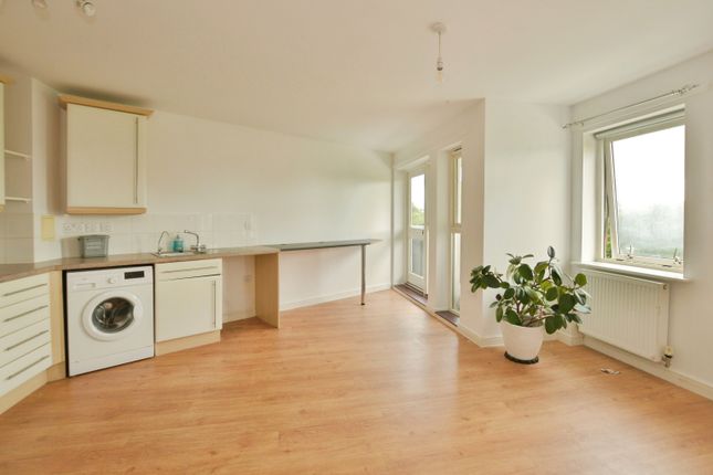 13, Otterden Close, Ashford photo 2