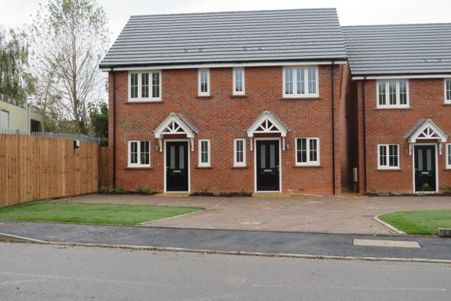 Property to rent in Victoria Road, Darlaston, West Midlands