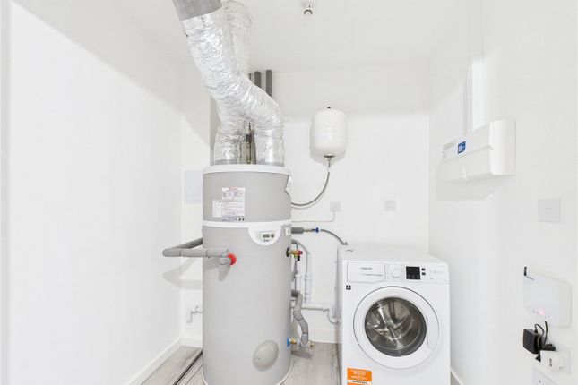 5 Juniper House,, Hewett Close, Bristol photo 4