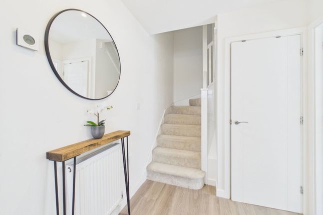 17, Weston Rise, Oadby photo 2