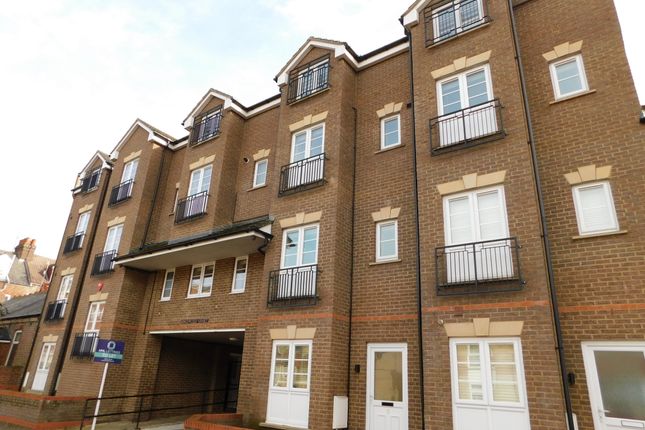 Maisonette to rent in Kingswood Court, Grove Road, Luton, Beds LU1