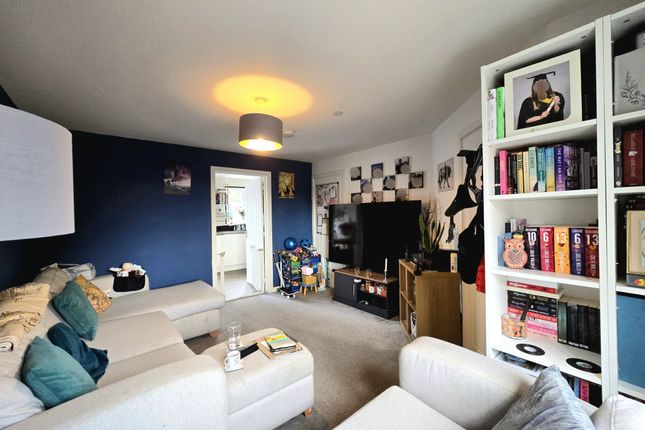 26 Rhodfa Bryn Castell, Bridgend photo 2