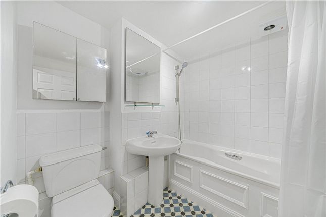 Flat 13, Sandringham Court,, King & Queen Wharf, London photo 4