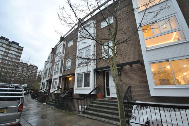 Thumbnail Flat for sale in Somers Crescent, London