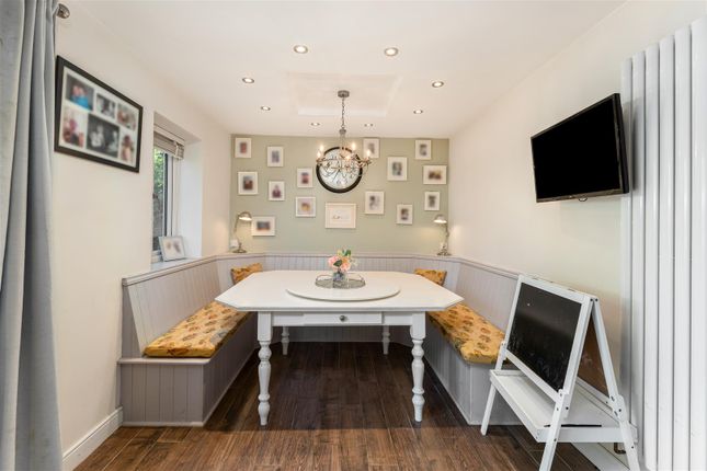 10, Gorse Road, Woodford Halse photo 4