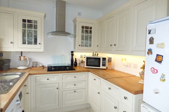 10, Venables Close, Swansea photo 4