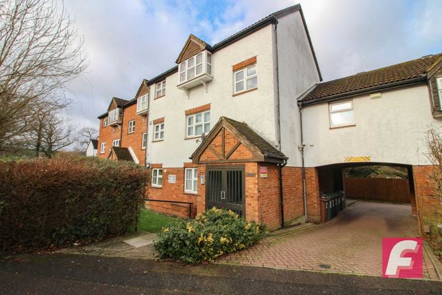 Thumbnail Flat to rent in Redwood Close, South Oxhey