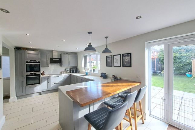 23, St. Christophers Way, Somerset photo 4