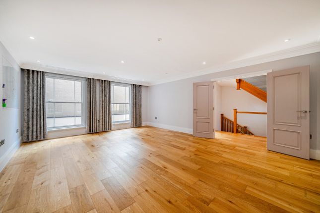 10, Gunnersbury Mews, London photo 3