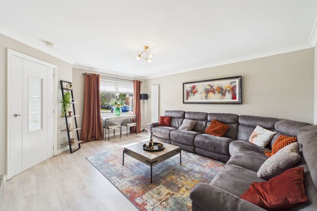 1 Nellfield Court, Carluke photo 2