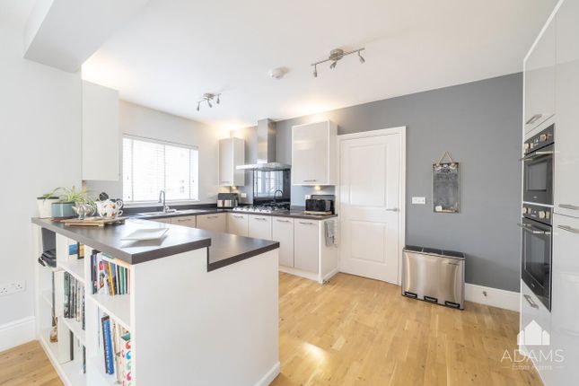 9, Oldhill Grove, Winchcombe photo 4