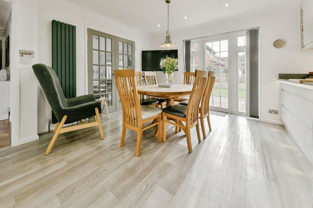 Peartree Close, SHEFFORD photo 4