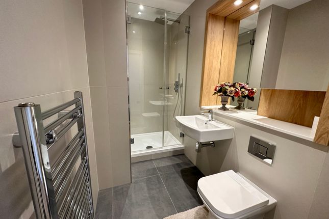 Flat for sale in Pinnacle House, Kings Langley, Hertfordshire