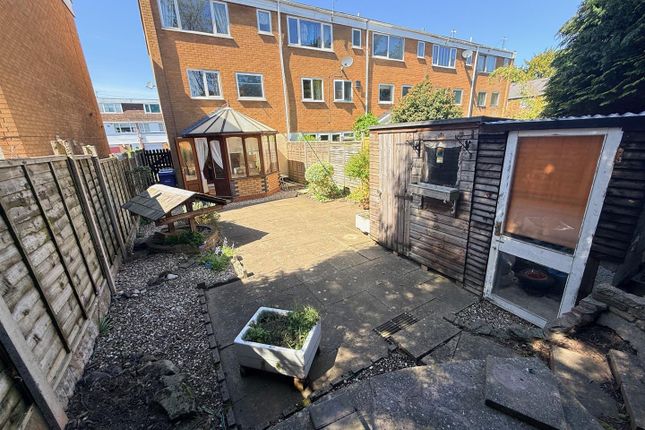 12, Swincross Road, Oldswinford photo 3