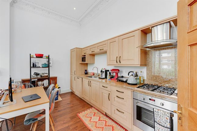 Flat B, 28, Brondesbury Villas, London photo 4
