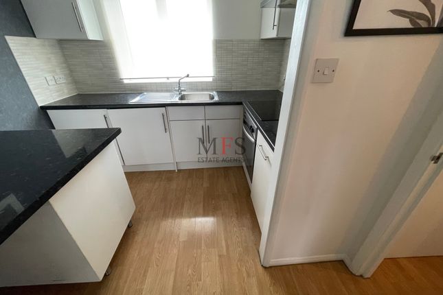 23, Copthorne Mews, Middlesex photo 2