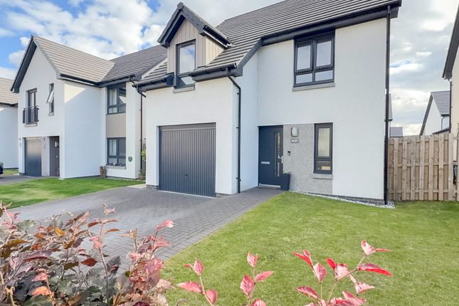 44 Douglas Davidson Drive, Rattray, Ph10 7Fh