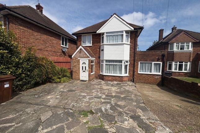 8 Speart Lane, Hounslow photo 2