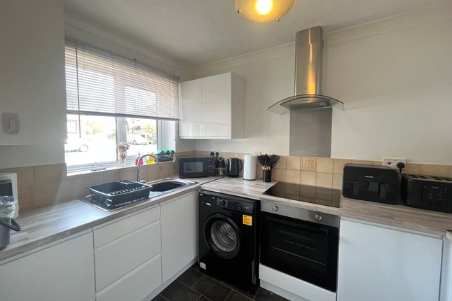 24, Fen Court, LOWESTOFT photo 4