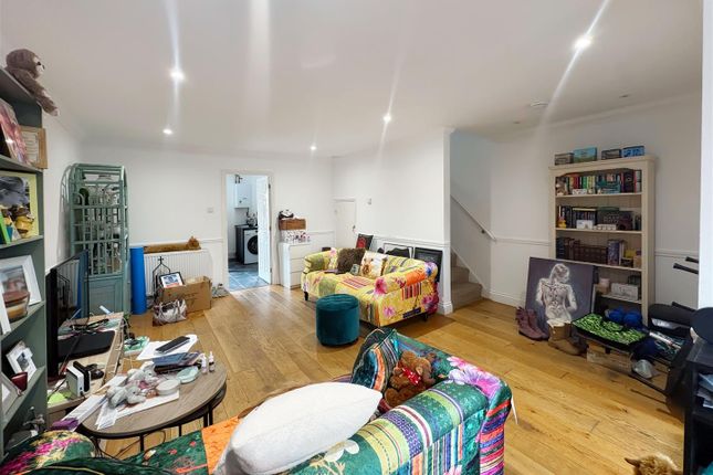 11, Douglas Close, Arundel photo 3