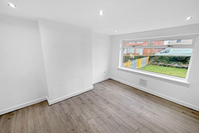 121, Teglan Park, Ammanford photo 4