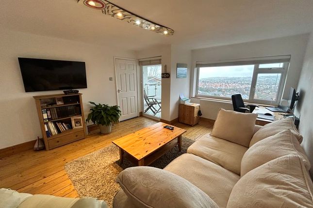 11, Ormeside, Penrhynside photo 2