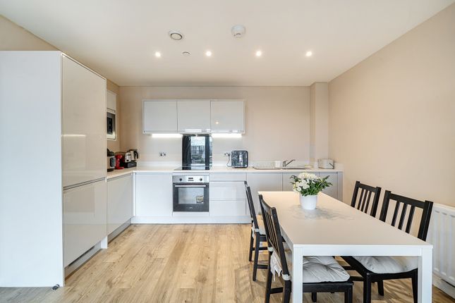Flat 200, Mortise House, 49, Pump Lane, Hayes photo 4