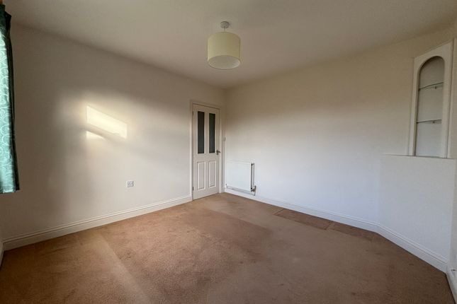 Second Bedroom (3)