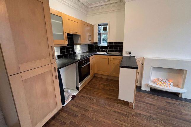 403, New Hey Road, Huddersfield photo 4