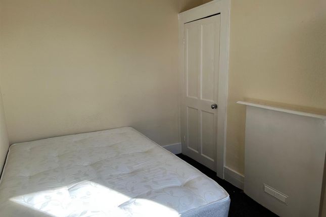 83, Lopen Road, London photo 3