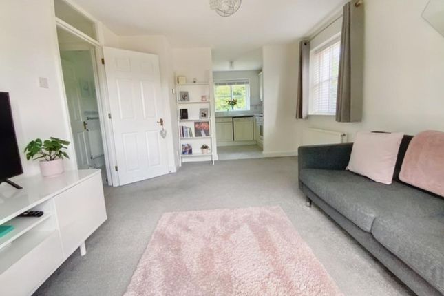 5 Sturmer Court, West Malling photo 2