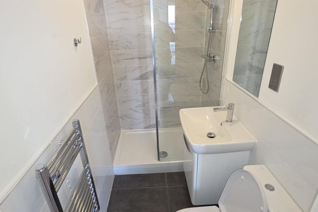 204, 11 Jesse Hartley Way, Liverpool photo 2