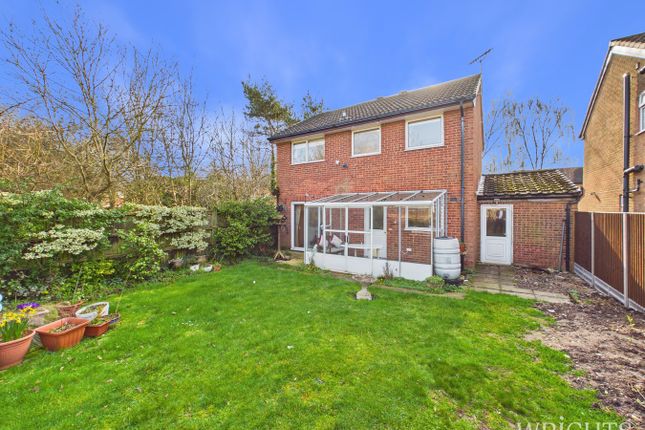 2, Forresters Drive, Welwyn Garden City photo 2