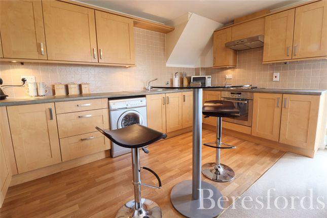 Flat for sale in Walnut Close, Laindon