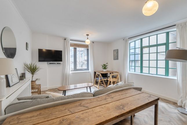 14 Taylor Place, London photo 4