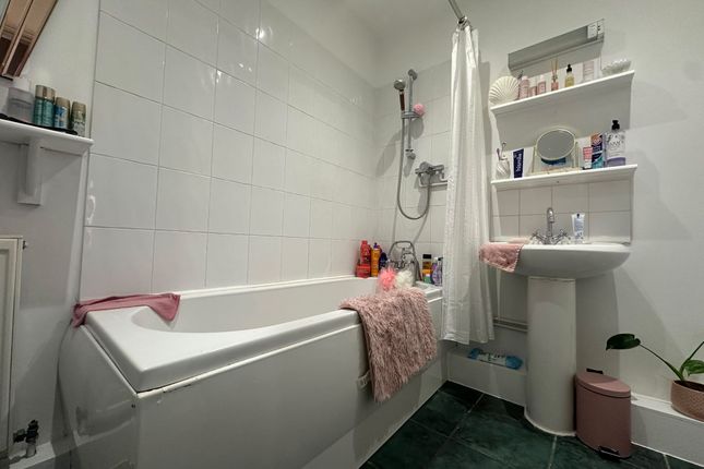 Flat B, Harbour Mansions Sea Street, Whitstable photo 5