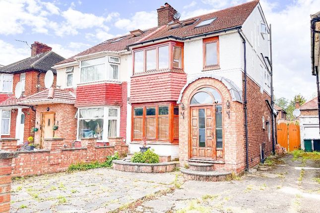 Thumbnail Property for sale in Pennine Drive, Cricklewood, London