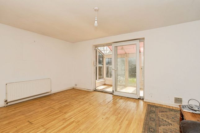 4, Rye Grove, Cranleigh photo 4