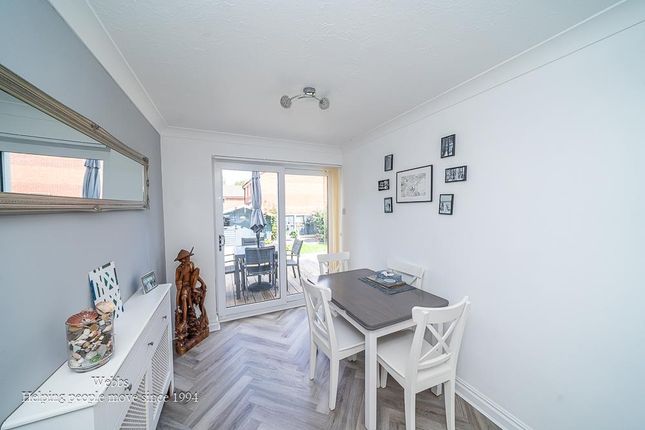 43, Castle Acre, Stafford photo 4
