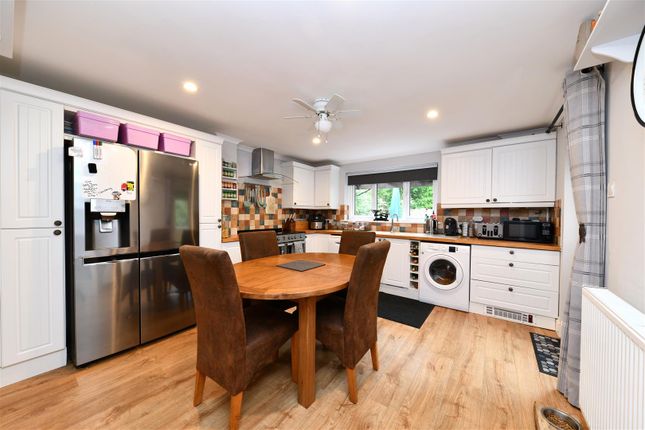 52, Thirlmere, Stevenage photo 3