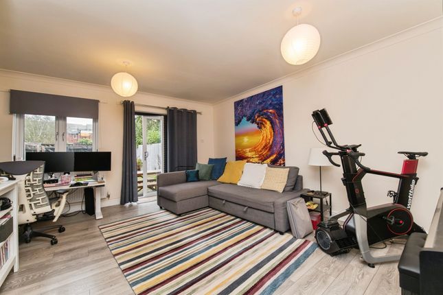 3-bed terraced on Chandlers Walk, Exeter, £290,000