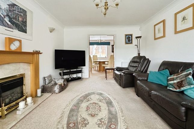 2, Willow Close, Bury photo 2