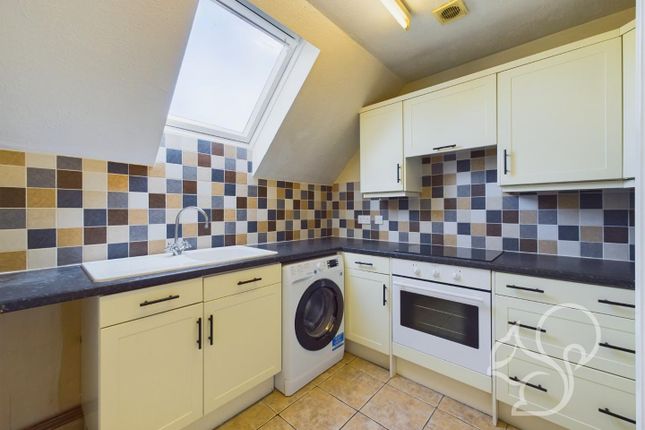 Flat 12, Lexden Place, Halstead Road, Colchester photo 3