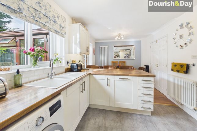 7 The Ridgeway, Stafford photo 3